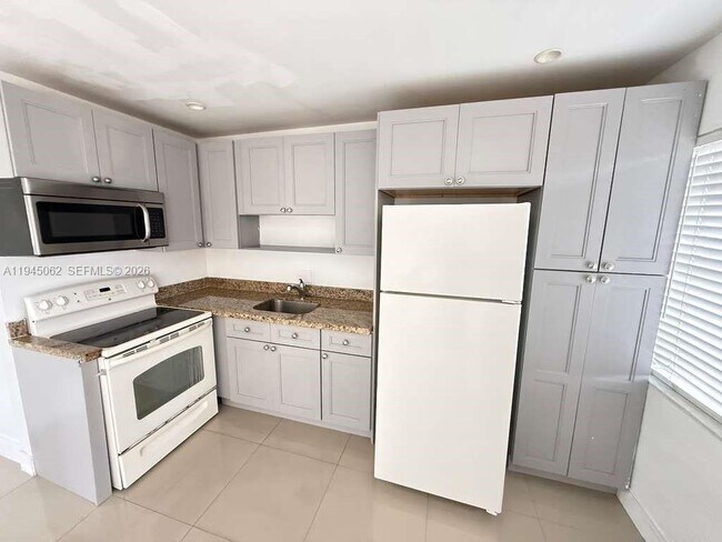 Building Photo - 101 NE 41st St