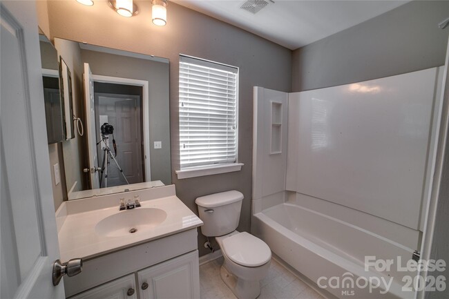 Building Photo - 6434 Gatesville Ln