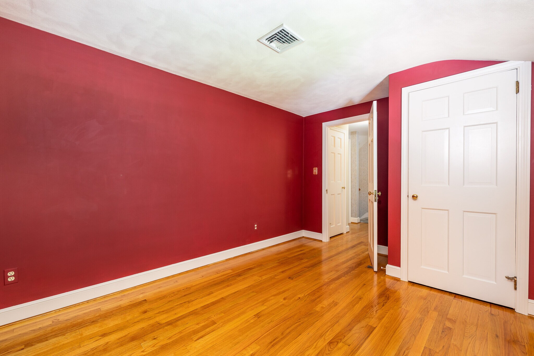 Building Photo - 171 Silver St