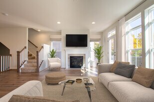 Building Photo - 5205 Ridgeview Retreat Dr