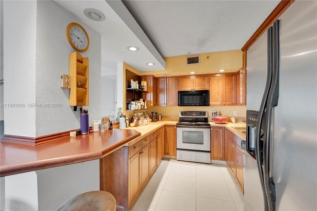 Building Photo - 919 Hillcrest Dr