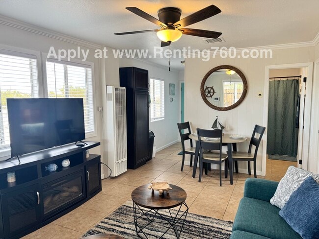 Building Photo - Super Cute Furnished Beach Cottage!