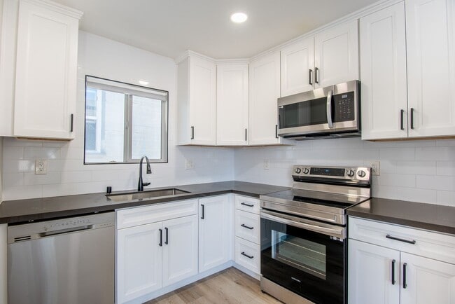 Building Photo - 4826 33rd St