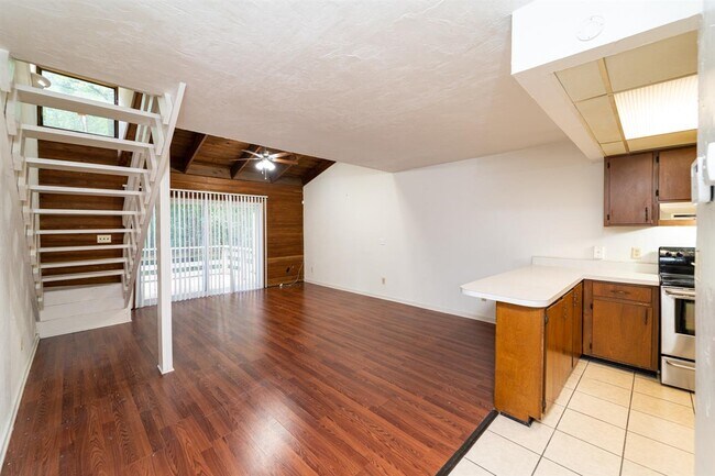 Building Photo - 1311 Rumba Ln