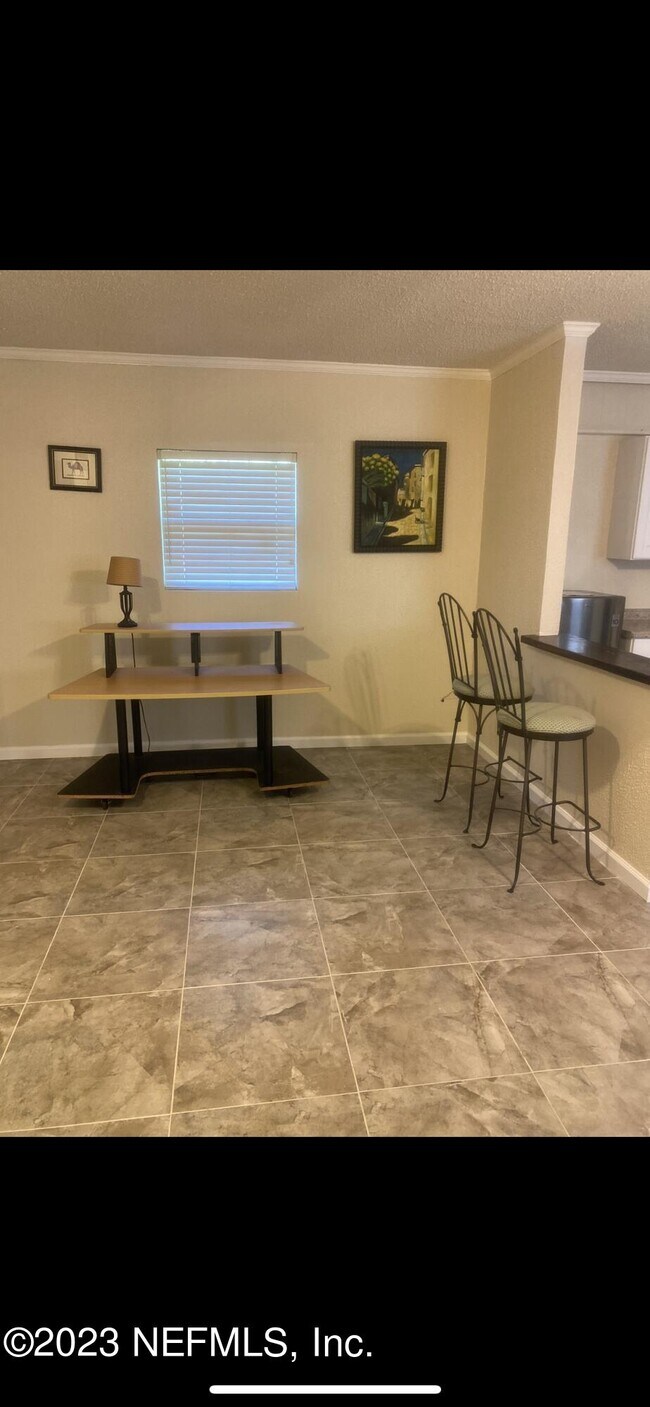 Building Photo - 5557 Floral Ave