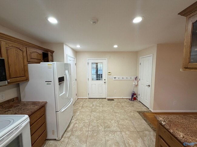 Building Photo - 542 Holmes Drake Rd