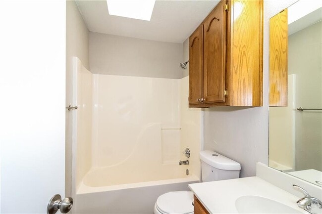 Building Photo - 1704 SW 26th St