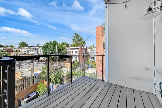 Building Photo - 1310 Spring Rd NW