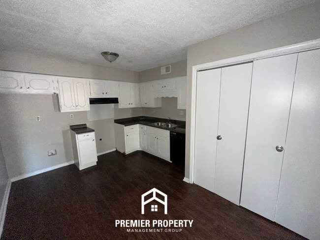 Building Photo - 4230 Runningbrook Cir