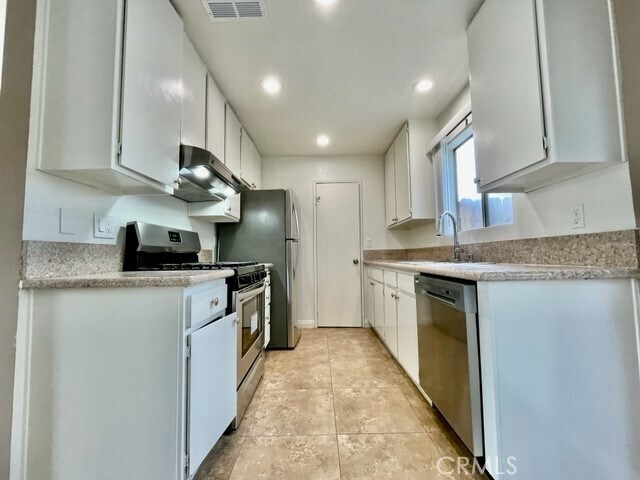 Building Photo - 74614 Driftwood Dr