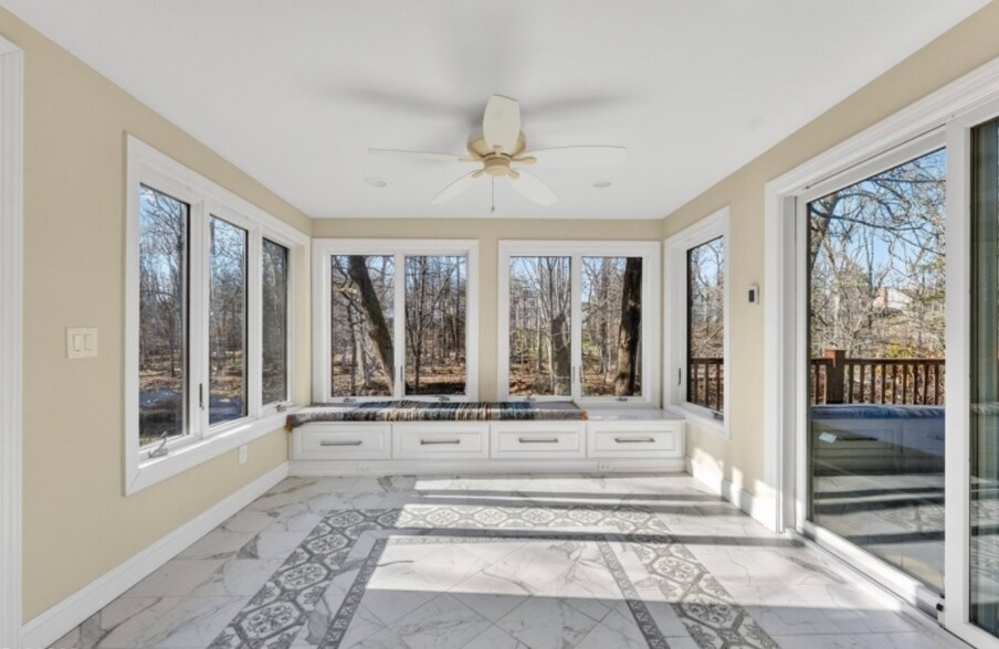 Building Photo - 2289 Brookside Dr