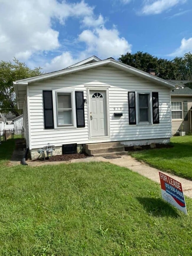 Primary Photo - 919 Hercules Ave