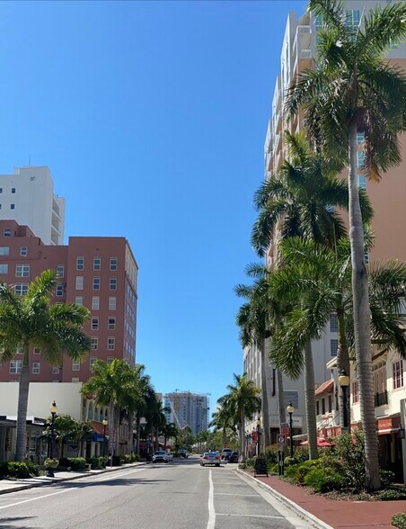 Downtown Sarasota - 20 minutes away - 5551 Bentgrass Dr