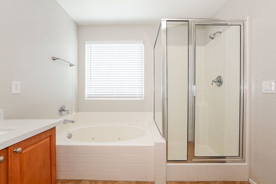 Building Photo - 7113 Mercurio Ave