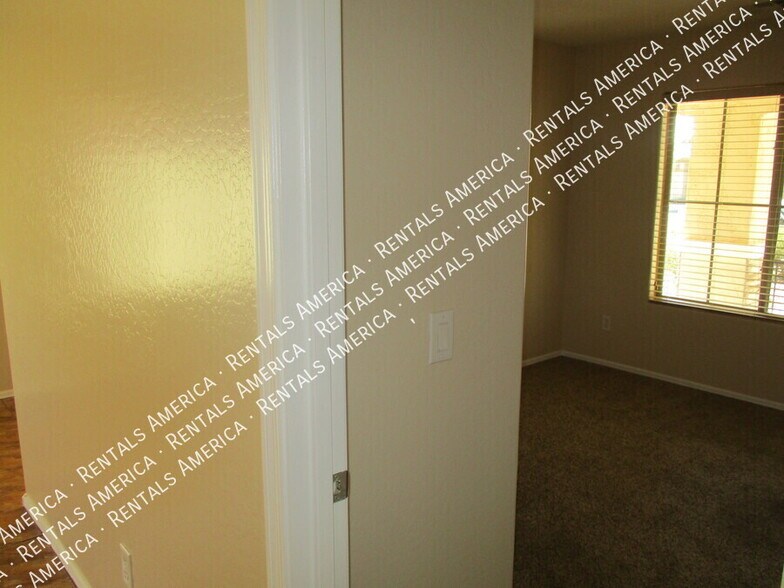 Building Photo - 1328 Natasha Dr