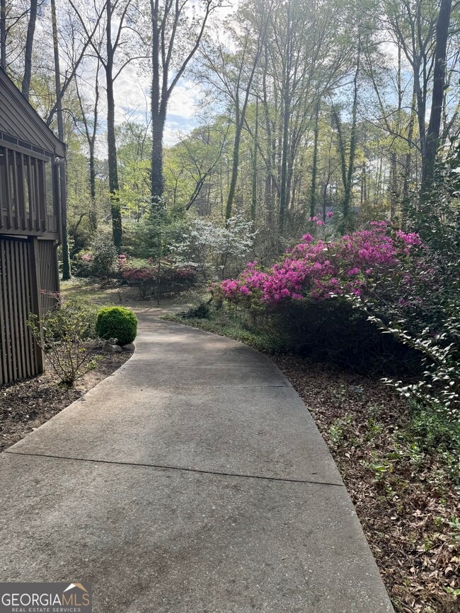 Building Photo - 507 Bridlepath Ln