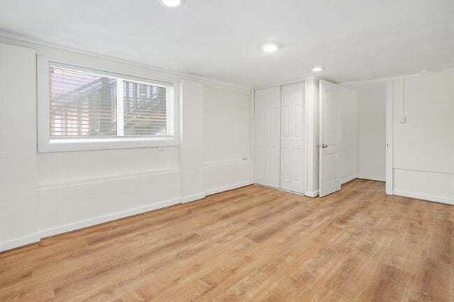 Building Photo - 194 Lower Waiehu Beach Rd