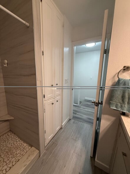 Upstairs bathroom - 444 Verde Ridge Ct