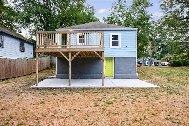 Building Photo - 106 Adair Ave SE