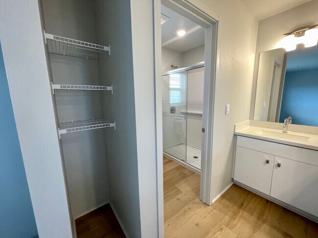 Building Photo - 2 Bedroom Townhome Available in BRAND NEW ...