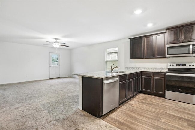 Building Photo - 1040 Riverdale Cove