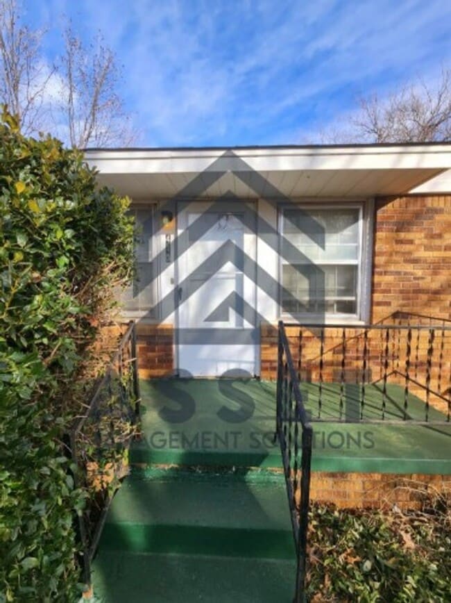 Building Photo - 413 E Northrup Dr