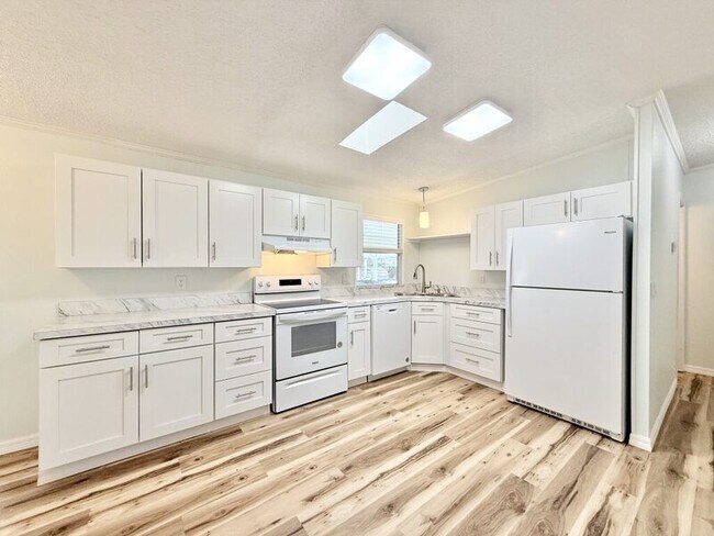 Building Photo - 43 Sargent St