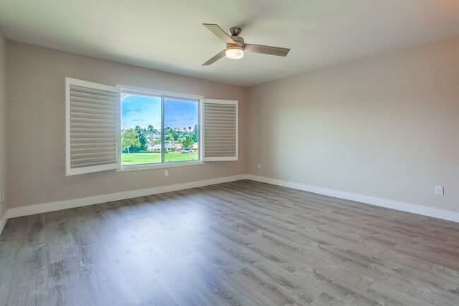 Building Photo - Gorgeous Upper Unit Condo in Fairway Knoll...