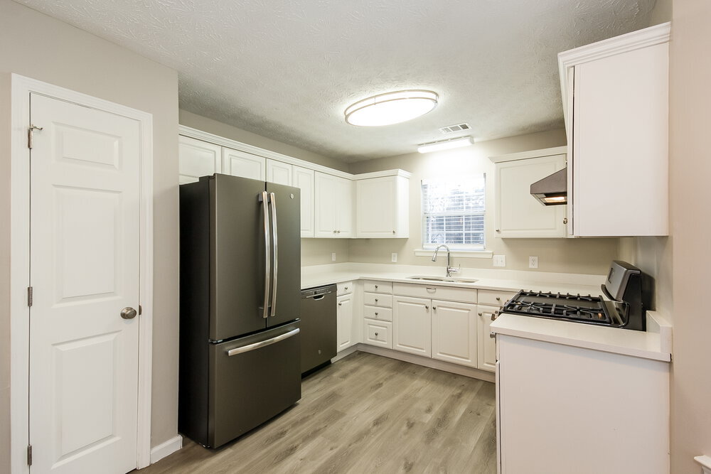 Building Photo - 2060 Stoneoak Dr