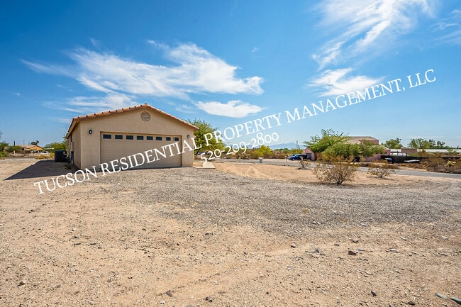 Building Photo - 5891 E Farmridge Dr