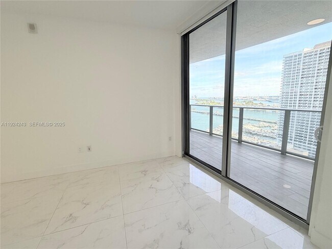 Building Photo - 488 NE 18th St