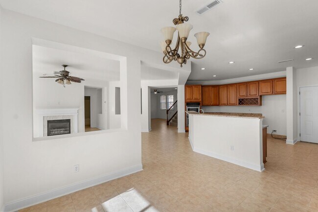 Building Photo - Immaculate 5-bedroom Paradise!