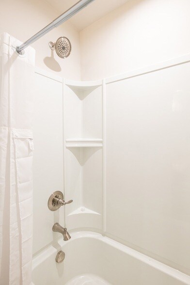 Building Photo - 1232 Savannah Ave