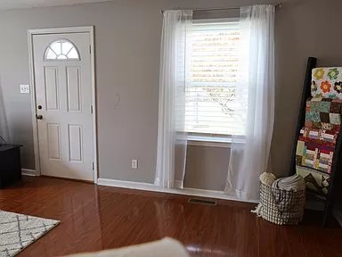 Building Photo - 100 York Dr