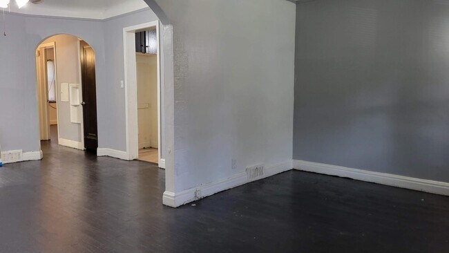 Building Photo - 3276 Tyler St