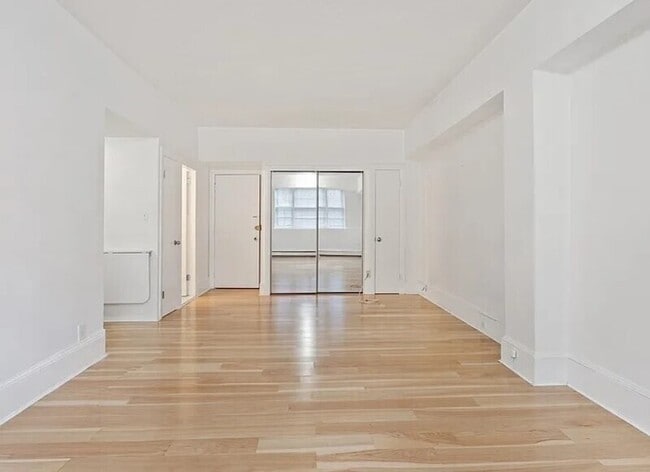 Building Photo - 50 Follen St