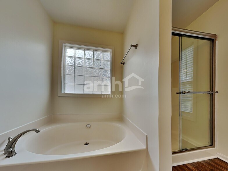 Building Photo - 3709 Chancellorsville Ct