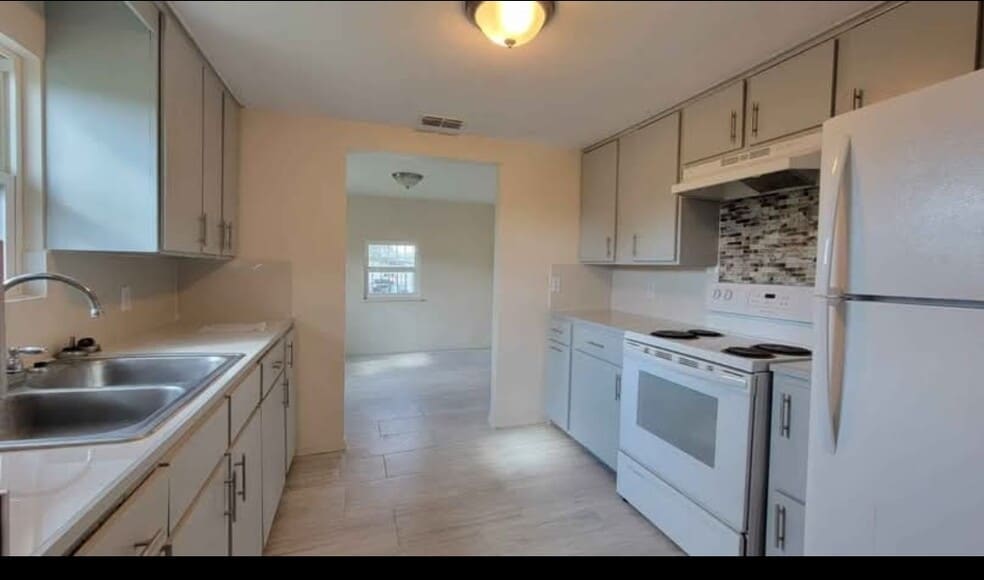 Building Photo - 41786 W Expressway 83