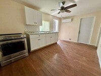 Building Photo - 514 N 27th St