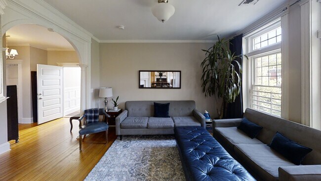 Building Photo - 6 Strathmore Rd