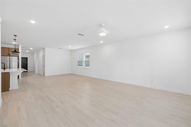 Building Photo - 4727 Bay Vista Dr