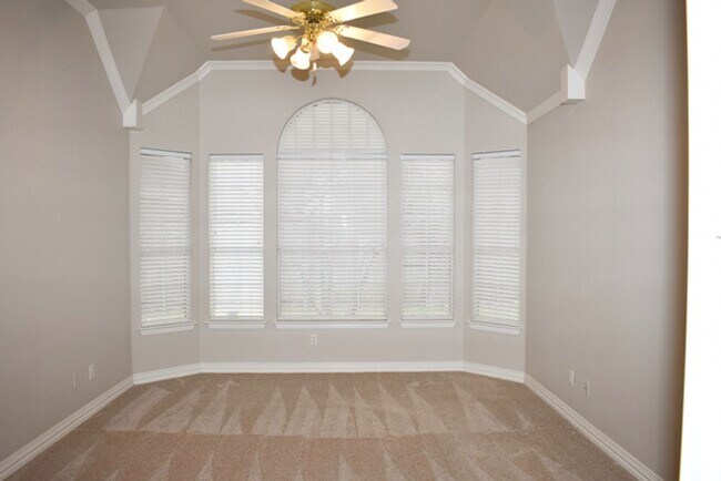 Building Photo - 516 Arcadia Dr