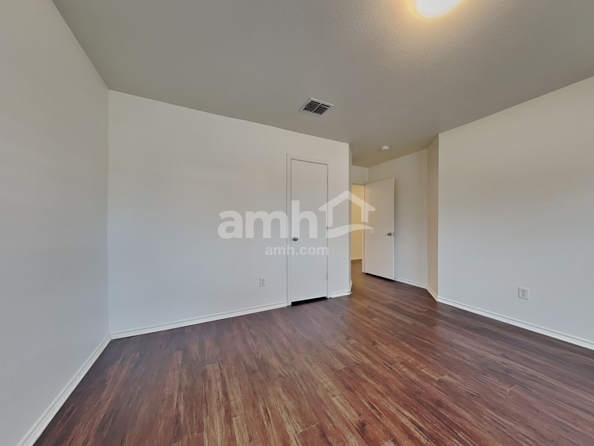 Building Photo - 9421 Pastime Ct