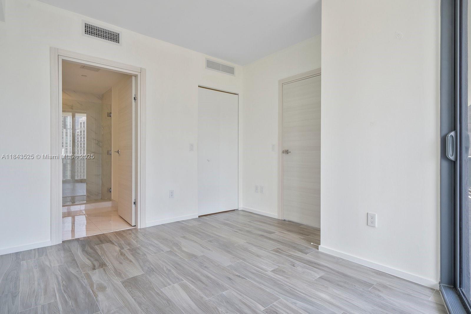 Building Photo - 801 S Miami Ave