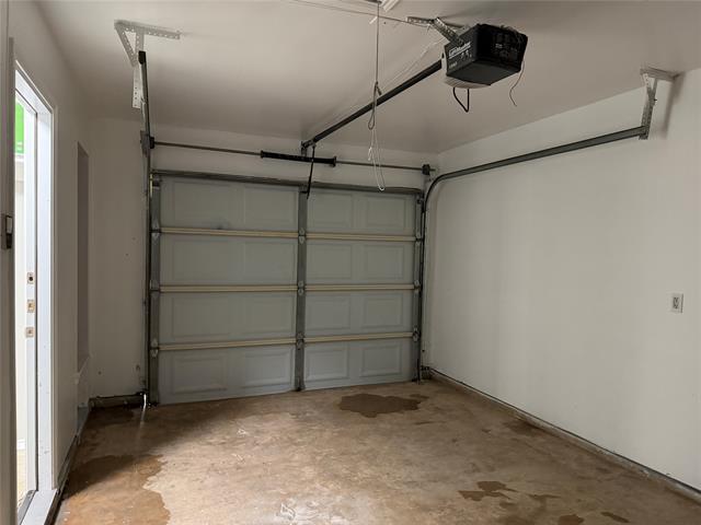 Building Photo - 12905 Kleberg Rd