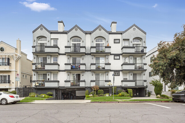 Building Photo - 10823 Hortense St