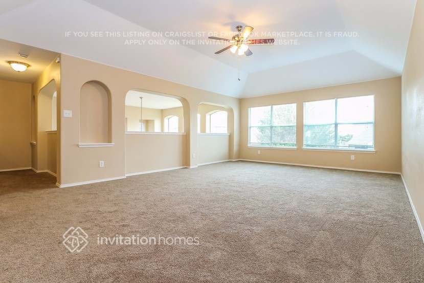 Building Photo - 2360 Merlin Dr