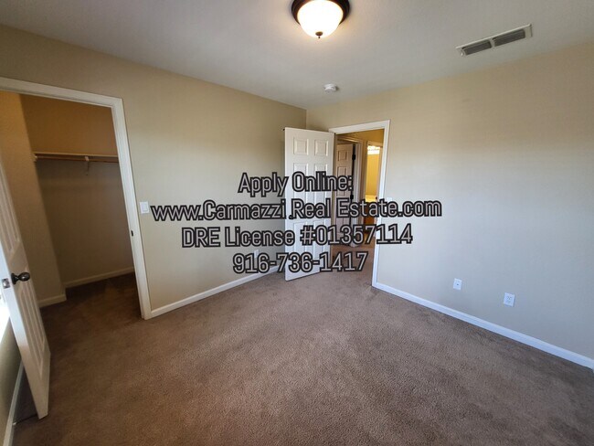 Building Photo - 1626 Loon Lake St