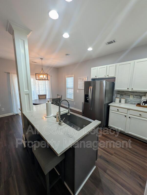 Building Photo - 2150 Spikerush Way