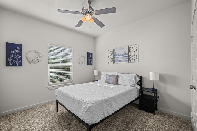 Building Photo - Spacious Townhome Located South Of Town Near Cooper Elementary